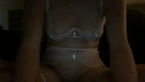 lozivelle online show from June 2026 06:30:01 PM