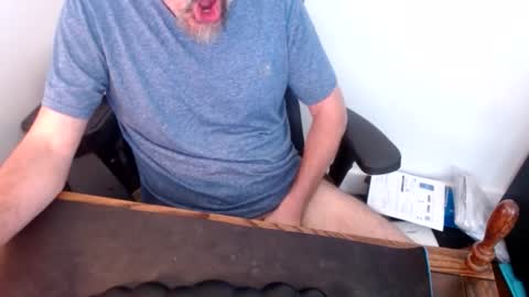 lreed090 online show from April 2026 06:43:02 PM