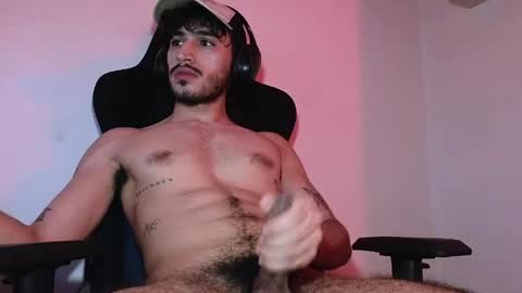 Snapshot of luan_goon chatting on April 2026 06:13:02 PM online show from April 2026 06:13:02 PM
