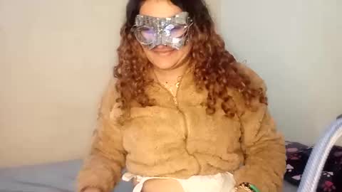 luanapowerful online show from November 2025 03:49:02 AM