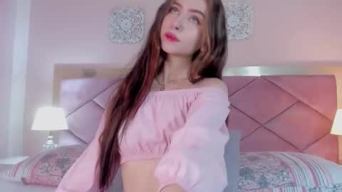 Snapshot of luanastonne chatting on October 2025 12:38:02 AM LuanaStonne online show from October 2025 12:38:02 AM
