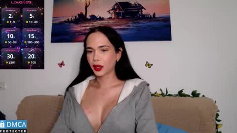 luara_ online show from October 2025 09:09:02 AM