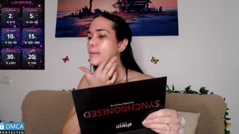 luara_ online show from January 2026 12:32:02 PM