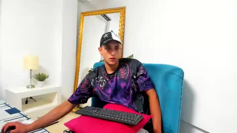 Snapshot of luca_gael chatting on June 2026 08:00:01 PM Luca Gael online show from June 2026 08:00:01 PM