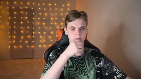 Lucas Gill online show from January 2025 10:35:01 PM