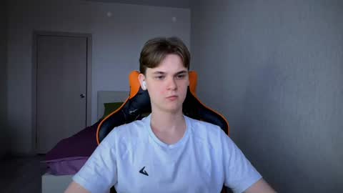 Lucas Gill online show from March 2025 03:41:01 AM