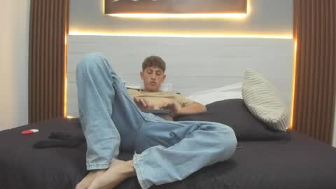 Snapshot of lucas_red chatting on June 2026 04:13:02 AM Lucas online show from June 2026 04:13:02 AM