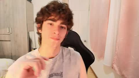 lucas_xo online show from September 2025 11:30:01 PM
