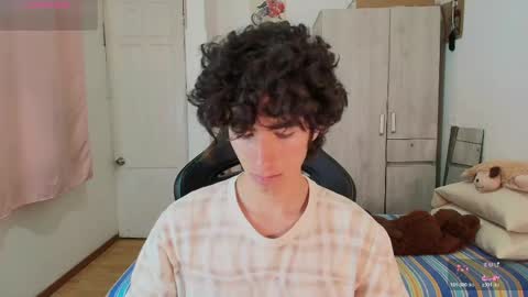 lucas_xo online show from April 2026 05:56:01 AM