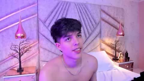 Lucasopry online show from April 2026 06:10:01 PM