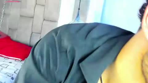 Snapshot of lucasthomson_ chatting on July 2026 04:05:02 AM lucasthomson_ online show from July 2026 04:05:02 AM