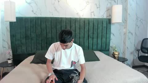 Snapshot of lucca_moreti chatting on March 2026 03:43:02 AM Lucca Moreti online show from March 2026 03:43:02 AM