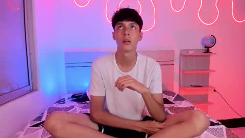 Luccas Ferreira online show from October 2025 07:08:01 PM