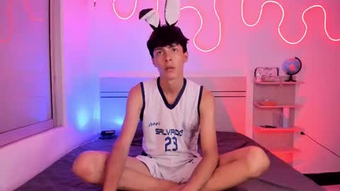 Luccas Ferreira online show from October 2025 07:15:02 PM