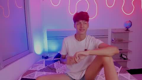 Luccas Ferreira online show from November 2025 07:03:01 PM