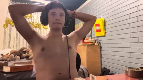 Snapshot of luchosaando chatting on February 2025 12:17:02 AM Felipe online show from February 2025 12:17:02 AM