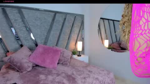Snapshot of lucia_janne chatting on June 2026 09:20:02 PM Lucla online show from June 2026 09:20:02 PM