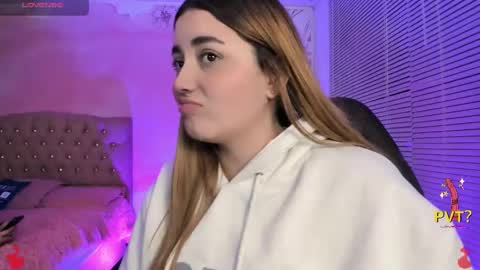 Snapshot of lucia_star_ chatting on February 2025 02:38:01 AM lucia star online show from February 2025 02:38:01 AM