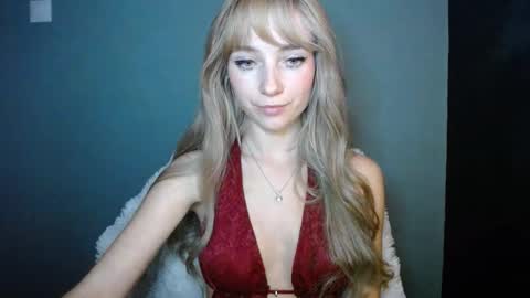 Lucy online show from October 2025 07:40:01 PM