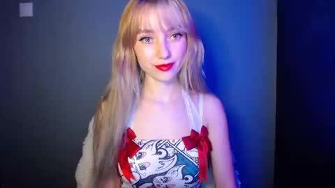 Lucy online show from November 2025 07:57:01 PM