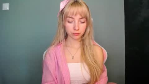 Snapshot of luciacam20 chatting on April 2026 12:08:02 PM Lucy online show from April 2026 12:08:02 PM