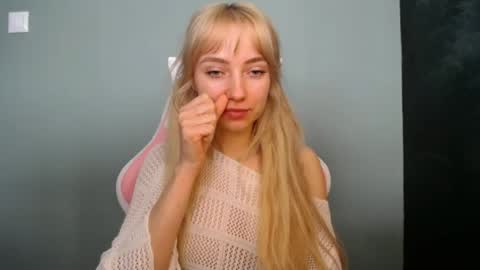 Snapshot of luciacam20 chatting on April 2026 08:12:02 AM Lucy online show from April 2026 08:12:02 AM