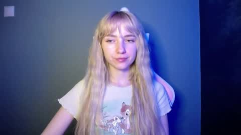 Snapshot of luciacam20 chatting on April 2026 06:36:02 PM Lucy online show from April 2026 06:36:02 PM