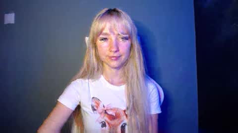 Snapshot of luciacam20 chatting on May 2026 06:42:02 PM Lucy online show from May 2026 06:42:02 PM