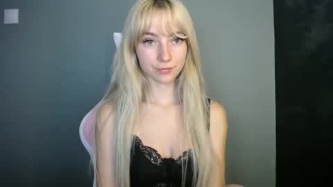 Snapshot of luciacam20 chatting on June 2026 06:48:01 AM Lucy online show from June 2026 06:48:01 AM