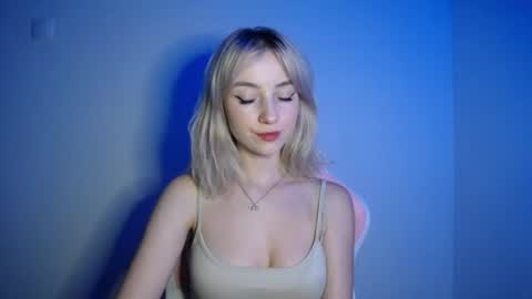 Snapshot of luciacam20 chatting on July 2026 06:15:01 PM Lucy online show from July 2026 06:15:01 PM