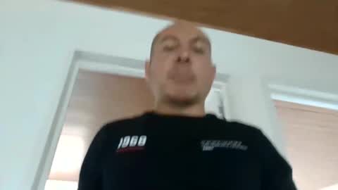 LucianNeo online show from November 2025 05:35:02 PM