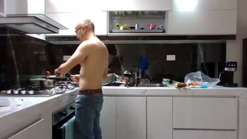 LucianNeo online show from November 2025 03:36:02 PM