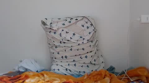 LucianNeo online show from December 2025 03:32:01 PM