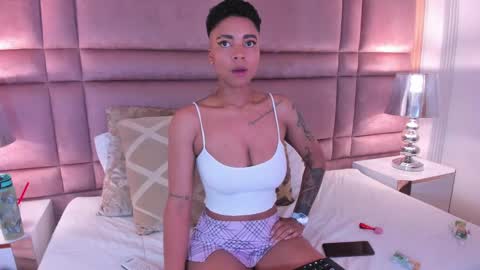  lucia wallace  online show from February 2025 03:42:01 AM