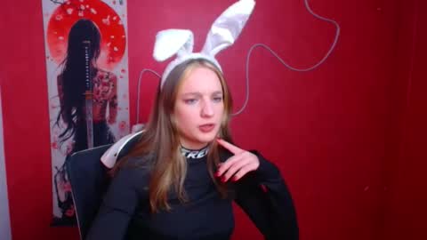 Snapshot of lucieamour_ chatting on November 2025 10:59:02 PM Lucie online show from November 2025 10:59:02 PM