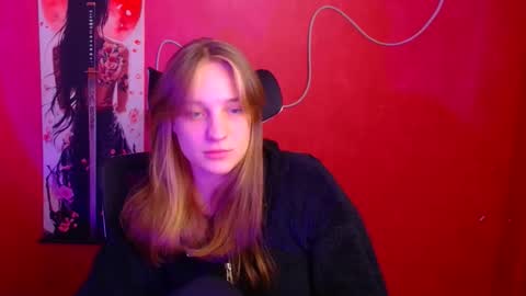 Snapshot of lucieamour_ chatting on November 2025 10:53:02 PM Lucie online show from November 2025 10:53:02 PM