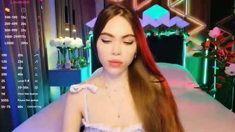 MimiFors online show from September 2025 04:28:01 PM