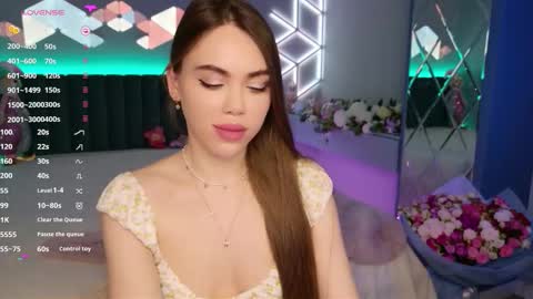 MimiFors online show from March 2026 04:57:01 PM