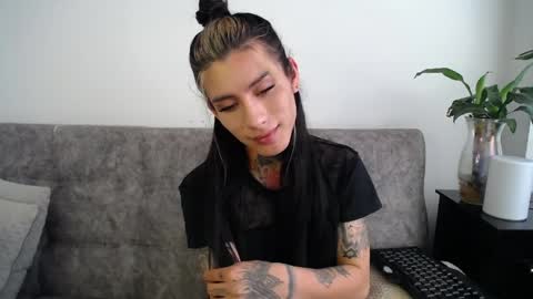 luciiana online show from April 2026 03:39:02 PM