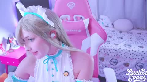 Lucy UwU online show from April 2026 01:14:01 AM