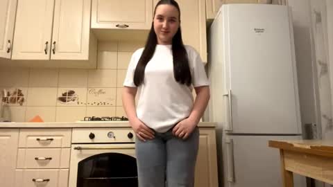 Sofia online show from December 2025 10:17:02 PM