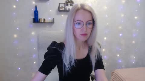 Snapshot of luckcristal chatting on March 2026 03:05:04 PM Arina online show from March 2026 03:05:04 PM