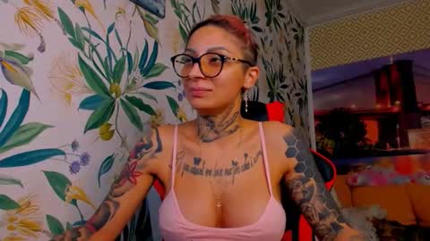 Snapshot of lucky_denizz chatting on December 2025 09:19:02 PM lucky_denizz online show from December 2025 09:19:02 PM
