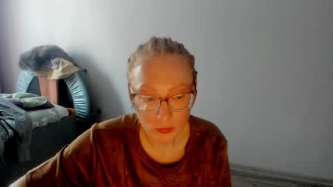 Snapshot of lucky_licky20 chatting on December 2024 04:47:01 AM lucky_licky20 online show from December 2024 04:47:01 AM