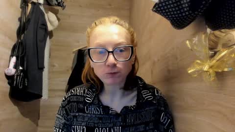 Snapshot of lucky_licky20 chatting on January 2025 04:01:02 AM lucky_licky20 online show from January 2025 04:01:02 AM