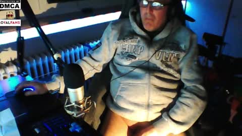        call me  Stefan online show from December 2024 06:06:02 PM