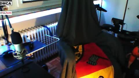        call me  Stefan online show from February 2025 11:12:01 AM