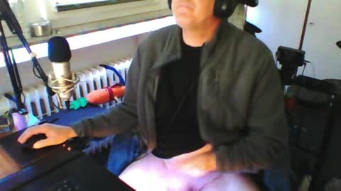        call me  Stefan online show from May 2026 08:07:02 AM
