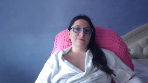 luckylinda23 online show from February 2026 12:00:01 PM