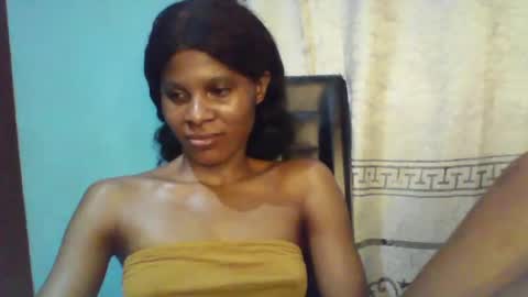 Snapshot of luckymadequeen chatting on February 2025 02:15:01 AM Gloria online show from February 2025 02:15:01 AM